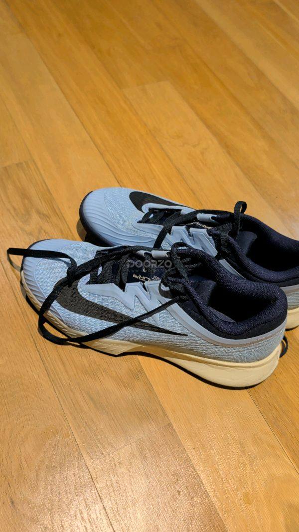Nike tennis shoes